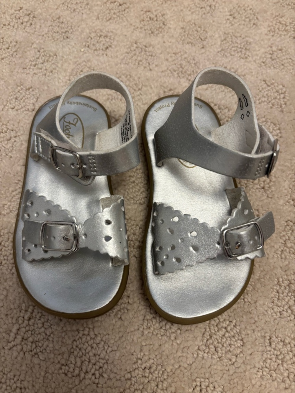 Footmates Ariel Sandals Size 6